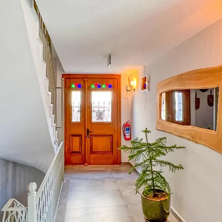 Hotel Parla Kuecuekkoey Ayvalı