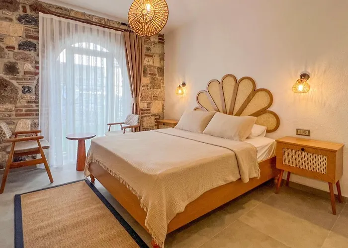 Parla Kuecuekkoey Ayvalı