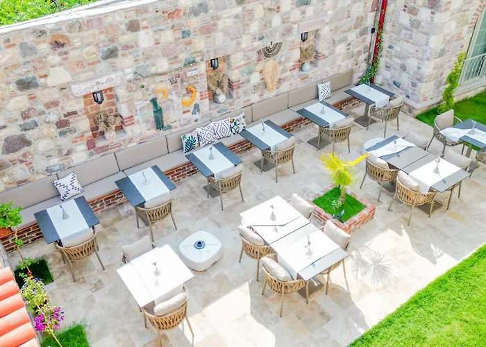 Parla Kuecuekkoey Hotel *